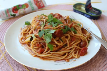 makkelijke pasta met tomatensaus 
