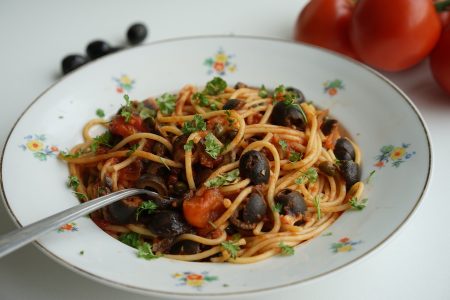 makkelijk recept pasta puttanesca