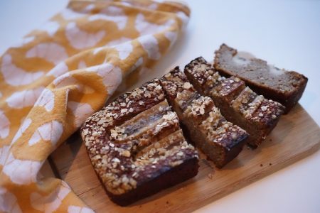 Recept gezondere ontbijtcake met kokos, bananen en havermeel