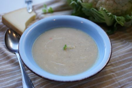 Recept: geroosterde bloemkoolsoep met truffelolie